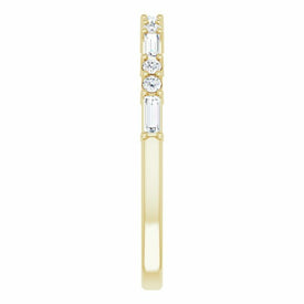 SIZE 7  14K Yellow Gold Baguette and Round 1/4 CTW Diamond Wedding Band