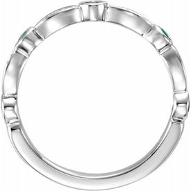 SIZE 7  14K White Gold Emerald and 1/6 CTW Diamond Ring Birthstone Jewelry