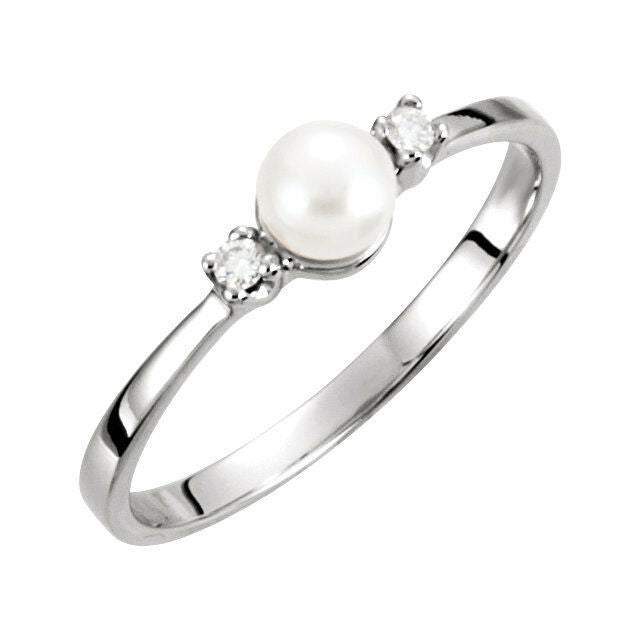4.5mm Akoya Cultured Pearl and Diamond Ring Three Stone 14kt White Gold Size 6